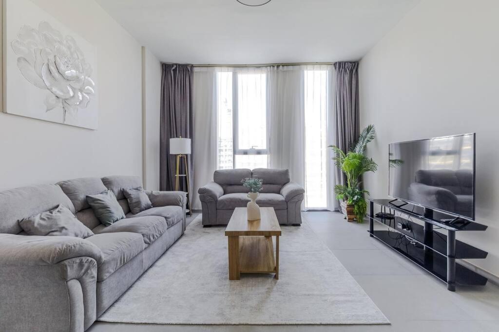 Sahab - Solo 1Br Apt In Al Jada Шарджа Екстериор снимка