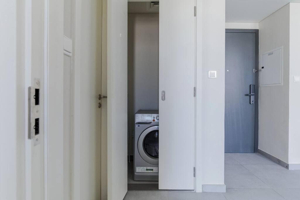 Sahab - Solo 1Br Apt In Al Jada Шарджа Екстериор снимка