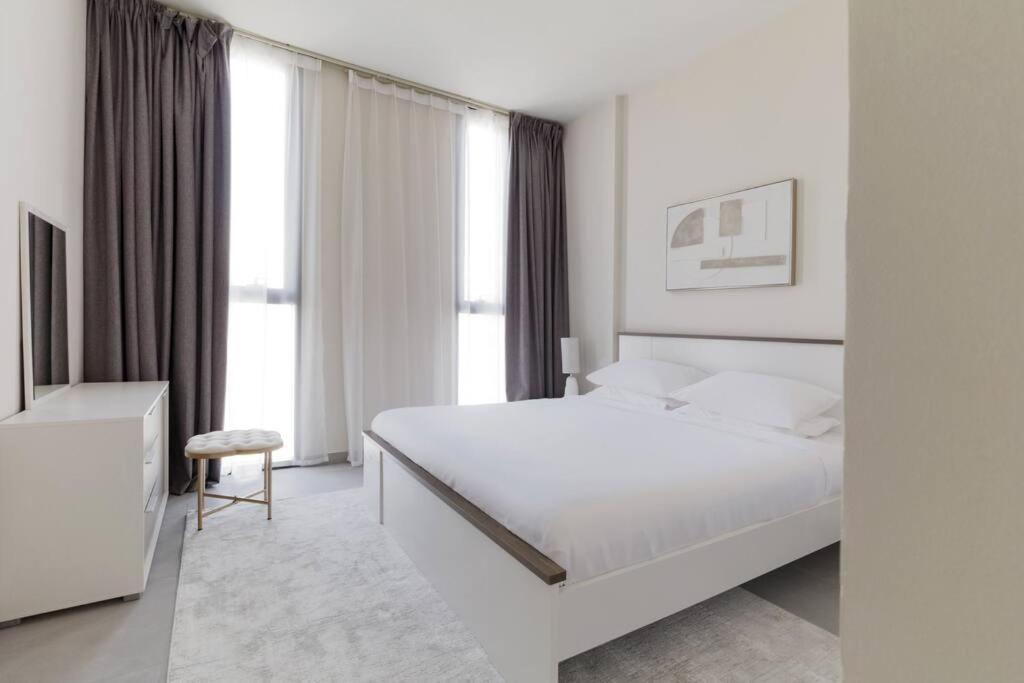 Sahab - Solo 1Br Apt In Al Jada Шарджа Екстериор снимка