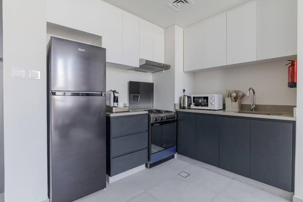 Sahab - Solo 1Br Apt In Al Jada Шарджа Екстериор снимка