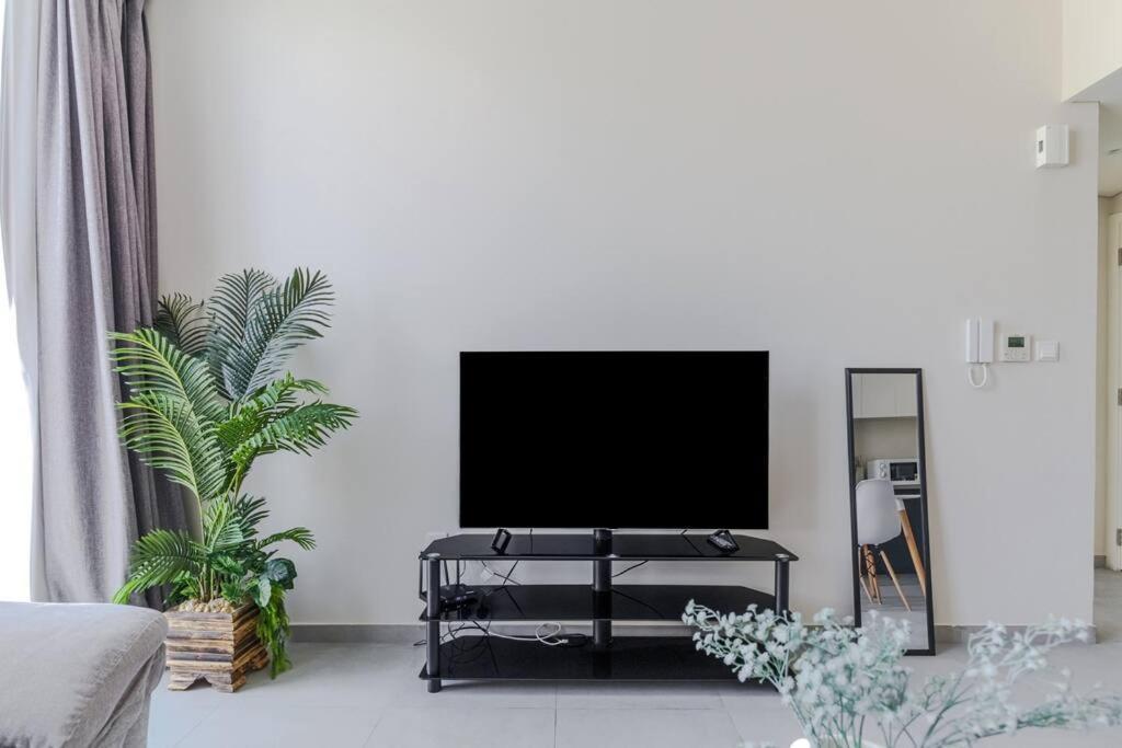Sahab - Solo 1Br Apt In Al Jada Шарджа Екстериор снимка