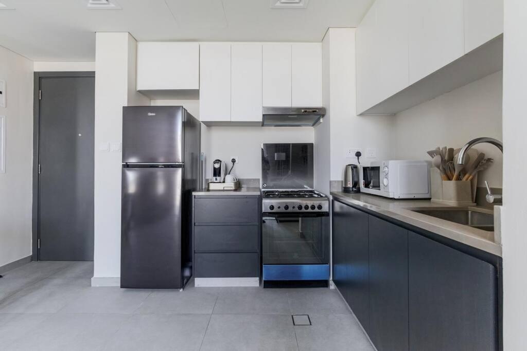 Sahab - Solo 1Br Apt In Al Jada Шарджа Екстериор снимка